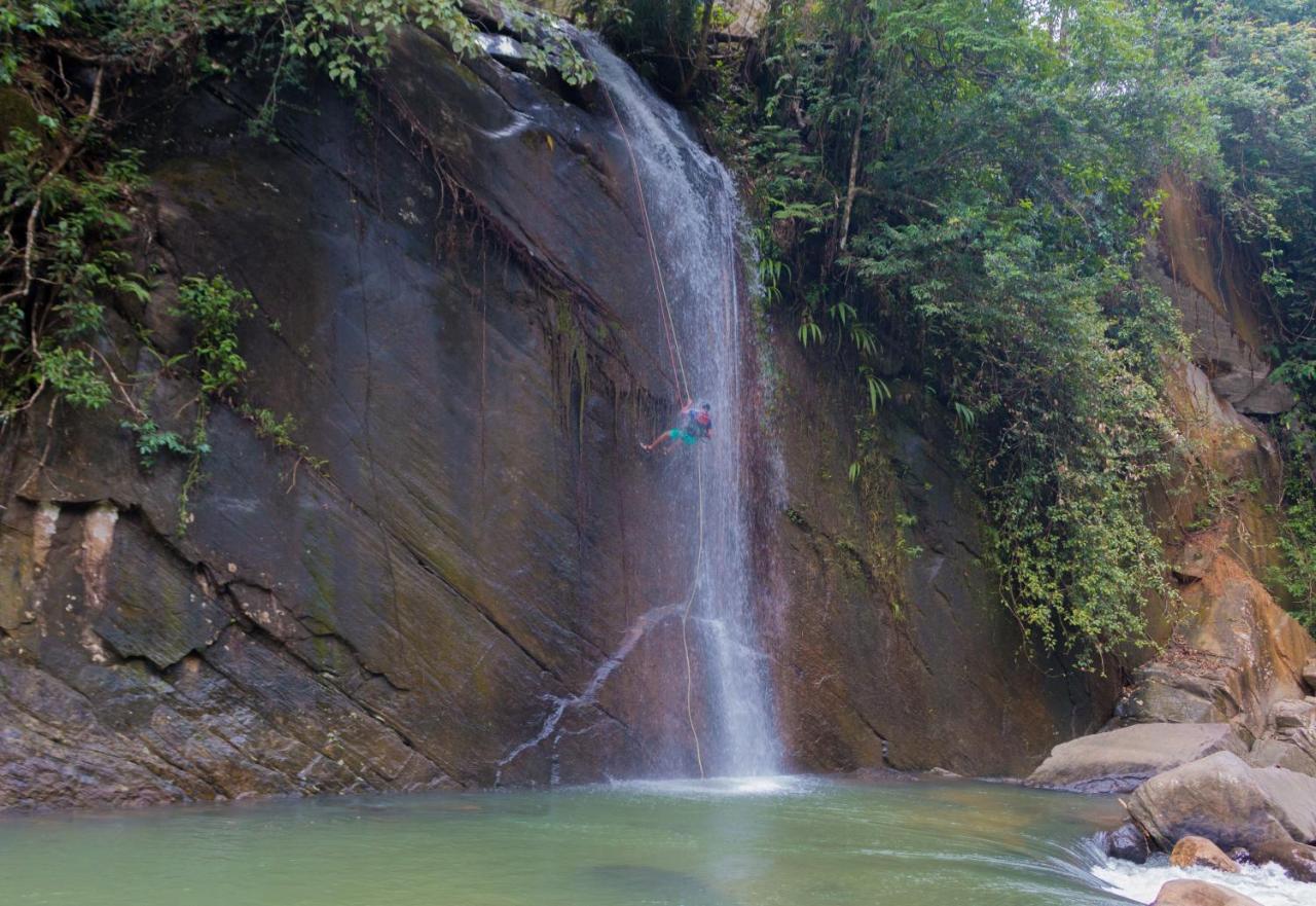 Jungle River Ginigathena Bagian luar foto