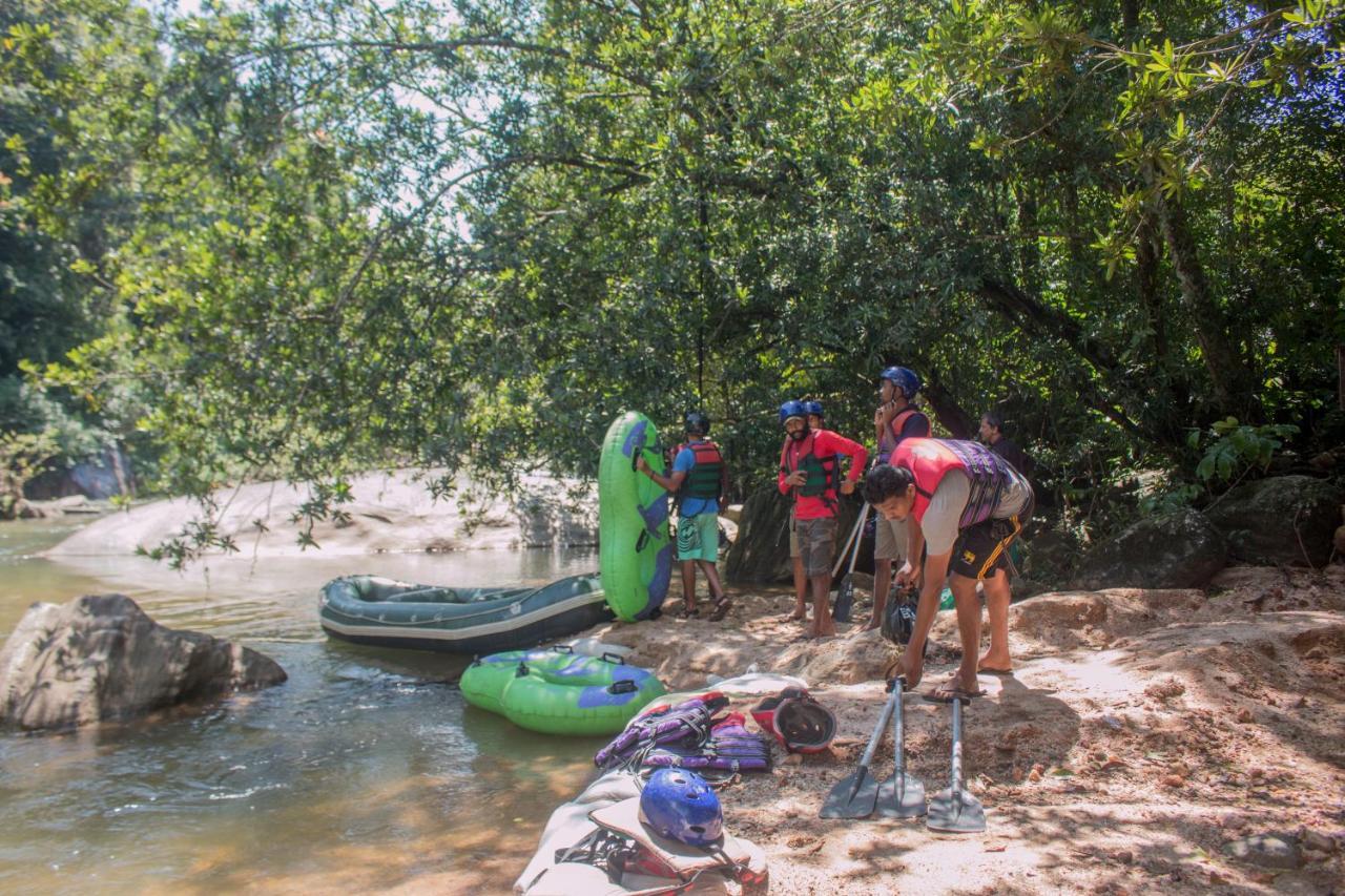 Jungle River Ginigathena Bagian luar foto