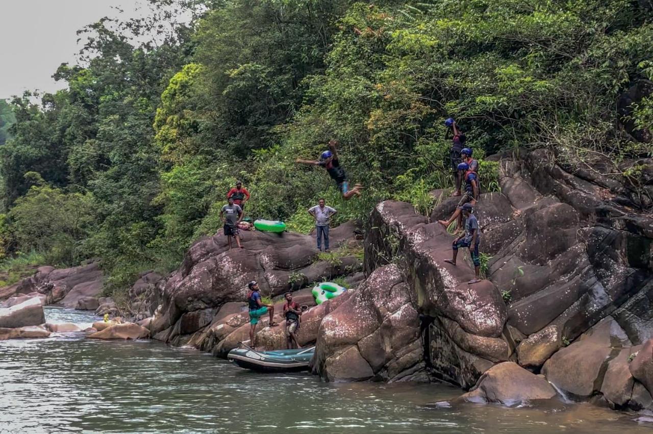 Jungle River Ginigathena Bagian luar foto